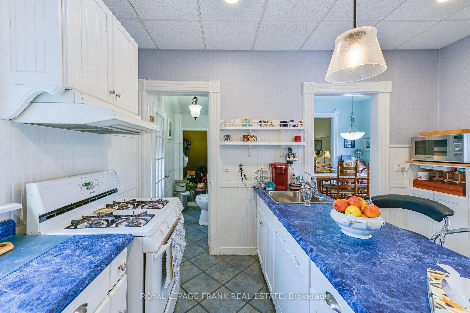 Detached House for sale at 865 Parkhill Road, Peterborough, Ontario, K9J 6P2 - Monaghan Ward 2 - MLS: X12923916