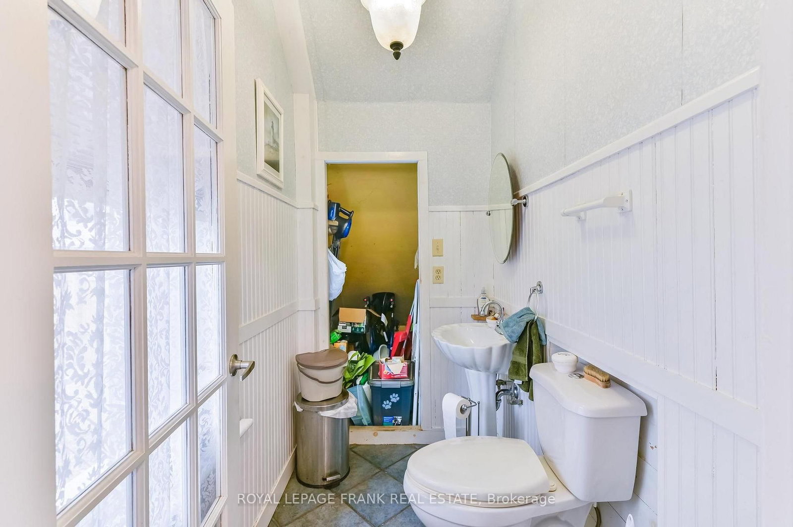 Detached House for sale at 865 Parkhill Road, Peterborough, Ontario, K9J 6P2 - Monaghan Ward 2 - MLS: X12923916