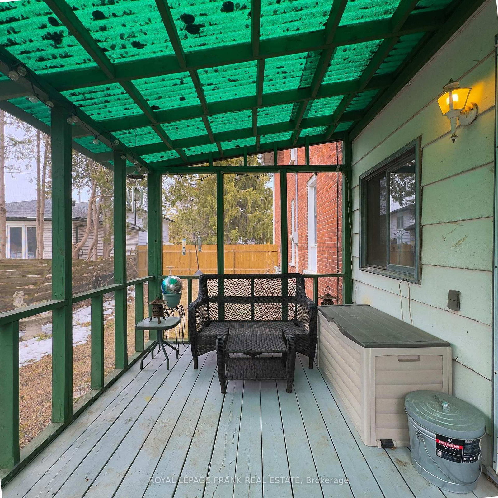 Detached House for sale at 865 Parkhill Road, Peterborough, Ontario, K9J 6P2 - Monaghan Ward 2 - MLS: X12923916