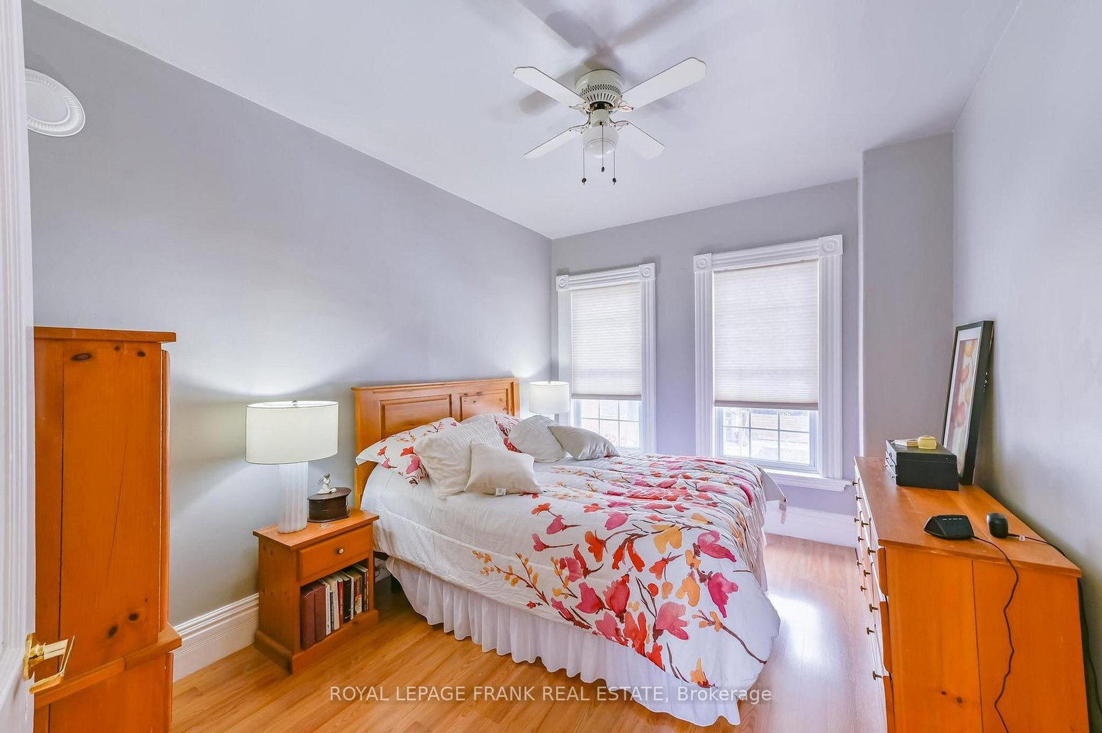 Detached House for sale at 865 Parkhill Road, Peterborough, Ontario, K9J 6P2 - Monaghan Ward 2 - MLS: X12923916