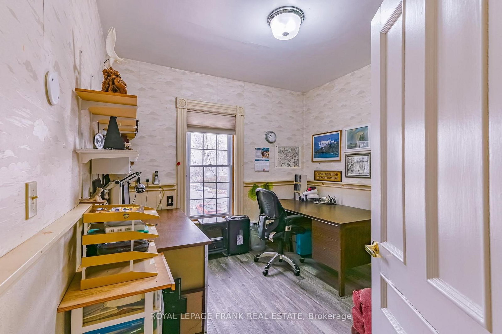 Detached House for sale at 865 Parkhill Road, Peterborough, Ontario, K9J 6P2 - Monaghan Ward 2 - MLS: X12923916