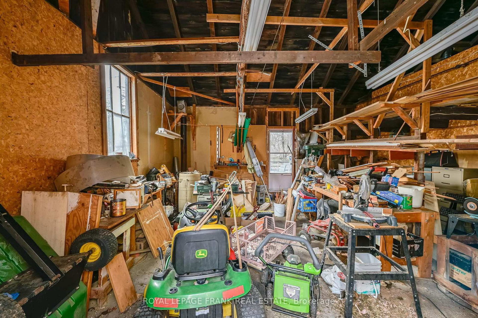 Detached House for sale at 865 Parkhill Road, Peterborough, Ontario, K9J 6P2 - Monaghan Ward 2 - MLS: X12923916