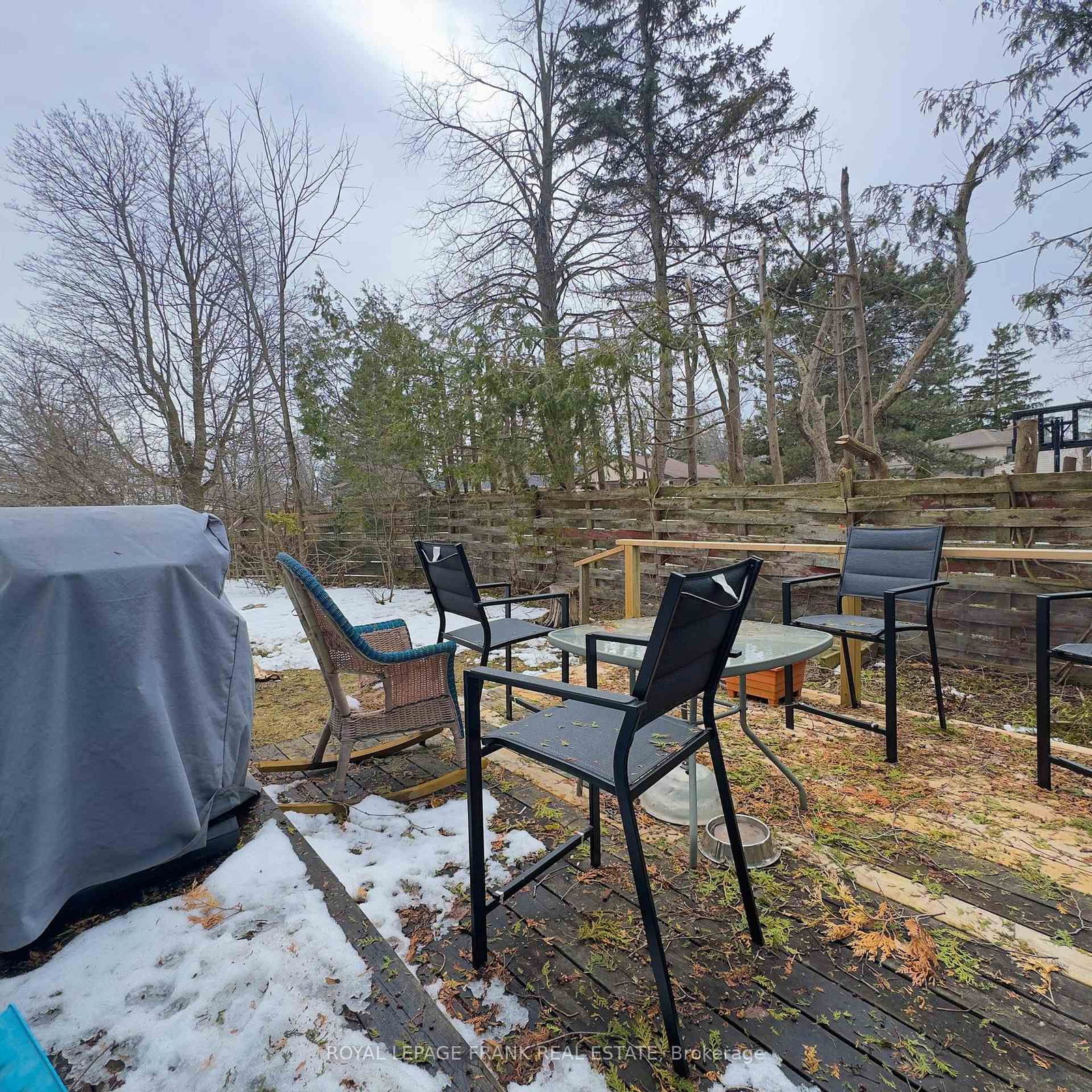 Detached House for sale at 865 Parkhill Road, Peterborough, Ontario, K9J 6P2 - Monaghan Ward 2 - MLS: X12923916