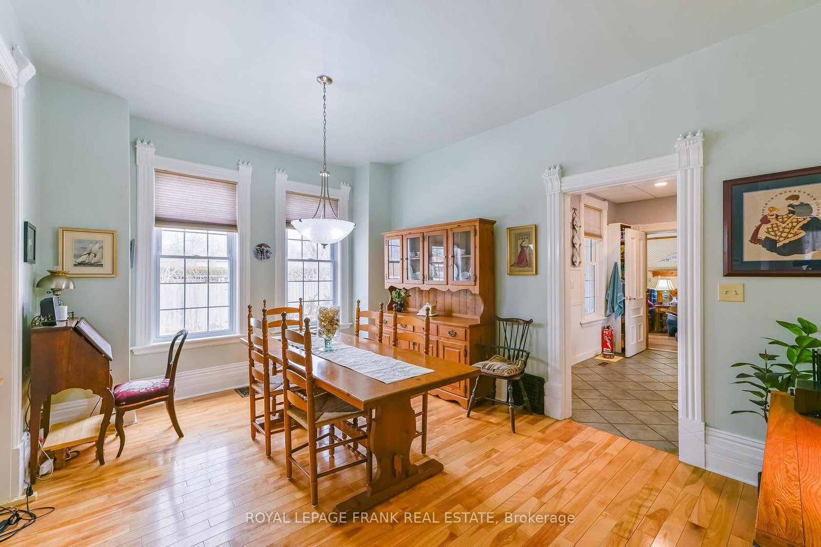 Detached House for sale at 865 Parkhill Road, Peterborough, Ontario, K9J 6P2 - Monaghan Ward 2 - MLS: X12923916