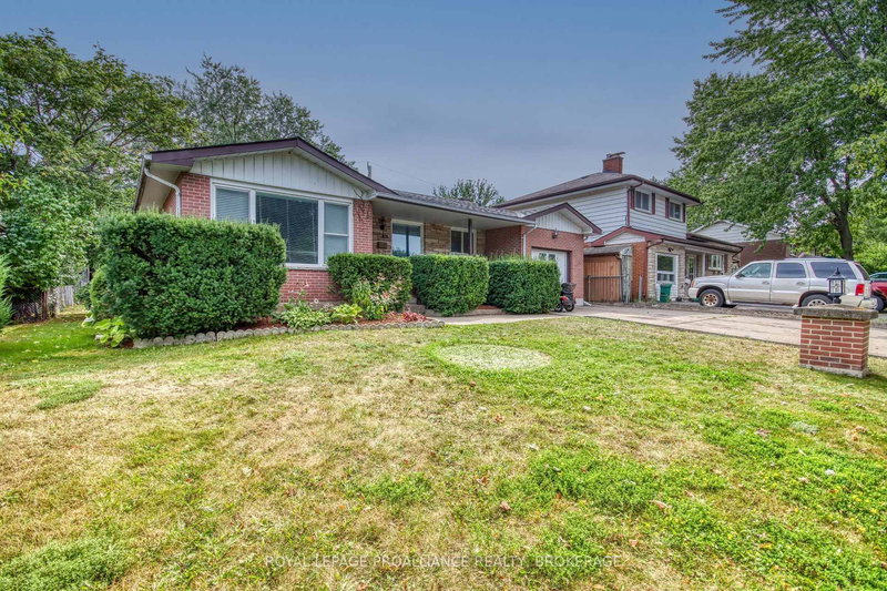 73 Queen Mary Rd, Kingston, K7M 2A3 | Image 3