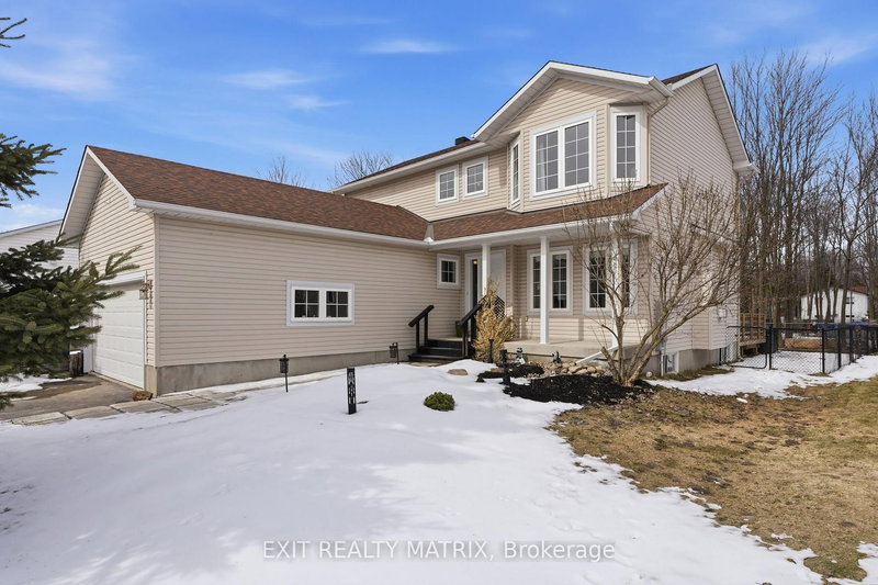 563 Loucks Dr, Russell, K4R 1H1 | Image 2