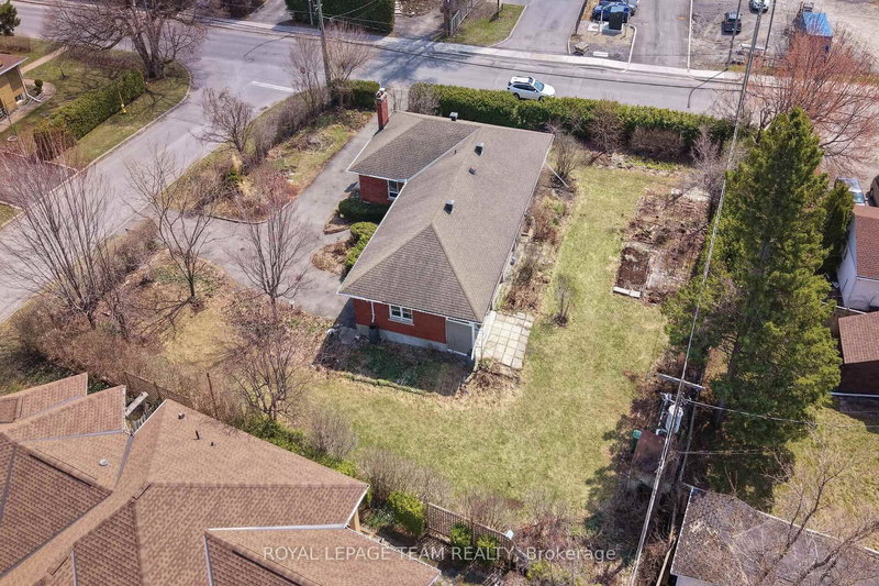 45 Capilano Dr, Ottawa, K2E 6G5 | Image 3