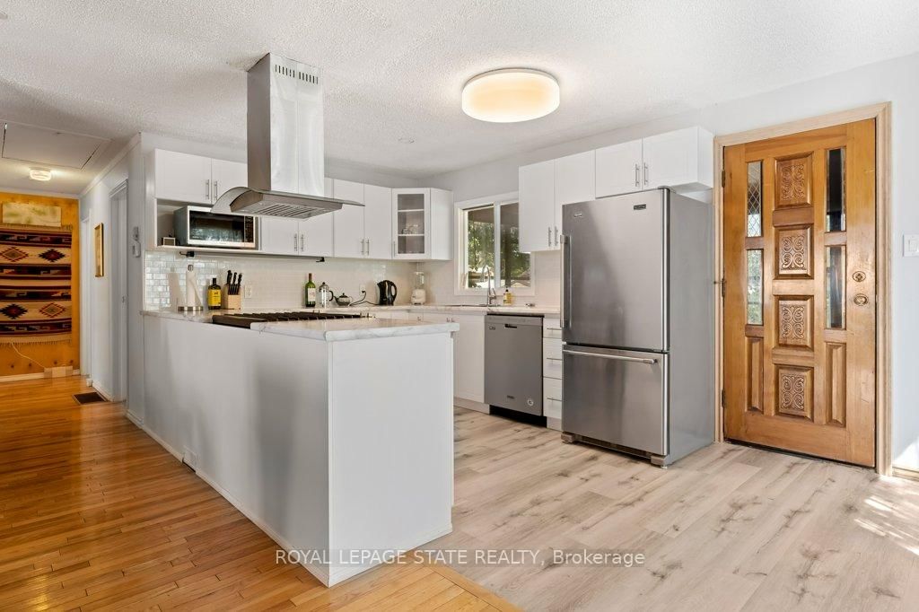 2592 Lakeshore Road • Haldimand, ON photo 14