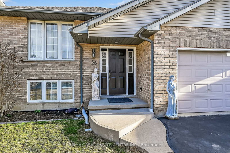 36 Longview Crt, Hamilton, L0R 1W0 | Image 3