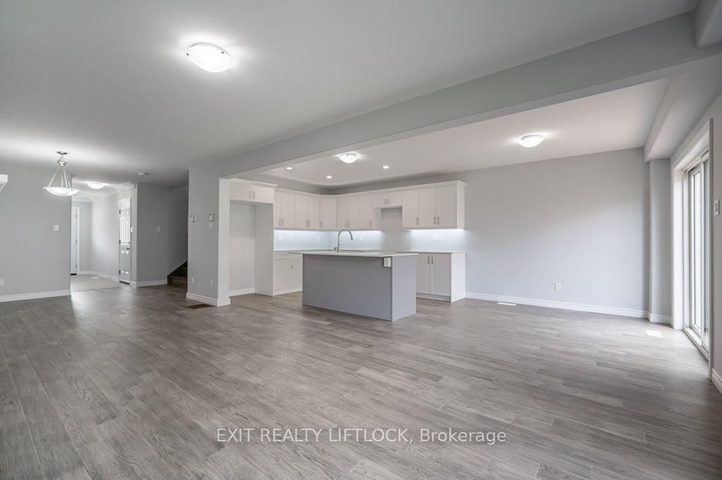 Detached House for sale at 238 O'Neil Street, Peterborough, Ontario, K9K 0H1 - Monaghan Ward 2 - MLS: X12924374