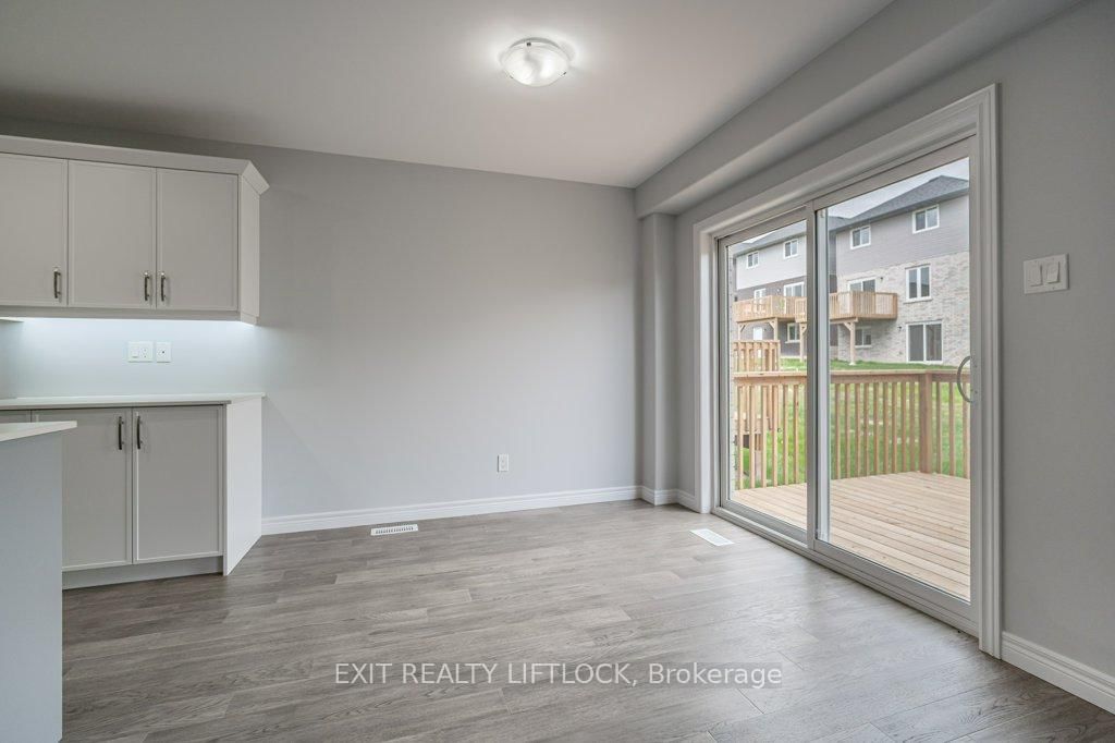 Detached House for sale at 238 O'Neil Street, Peterborough, Ontario, K9K 0H1 - Monaghan Ward 2 - MLS: X12924374