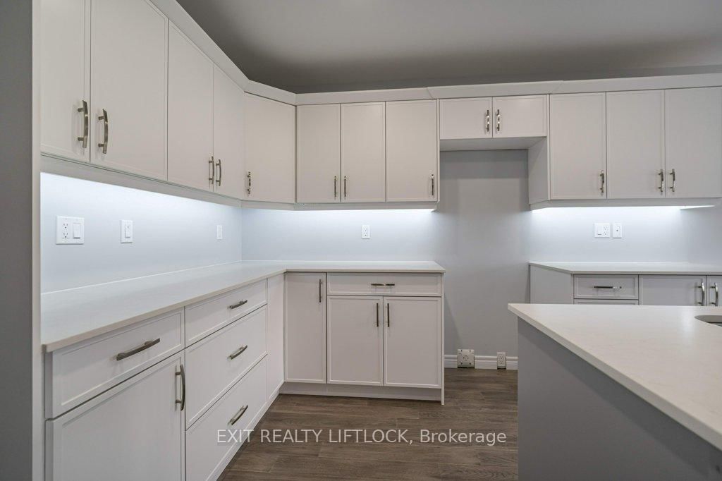 Detached House for sale at 238 O'Neil Street, Peterborough, Ontario, K9K 0H1 - Monaghan Ward 2 - MLS: X12924374