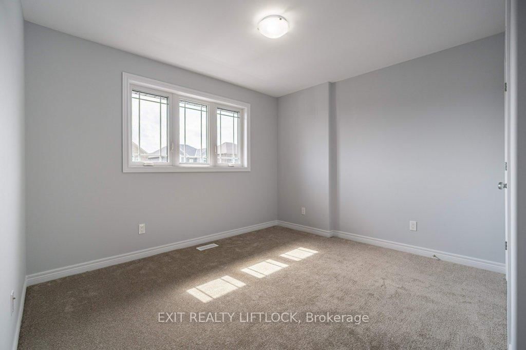 Detached House for sale at 238 O'Neil Street, Peterborough, Ontario, K9K 0H1 - Monaghan Ward 2 - MLS: X12924374