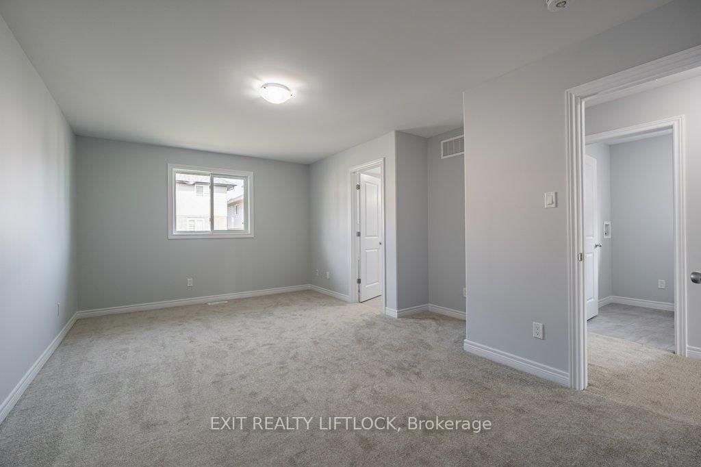 Detached House for sale at 238 O'Neil Street, Peterborough, Ontario, K9K 0H1 - Monaghan Ward 2 - MLS: X12924374