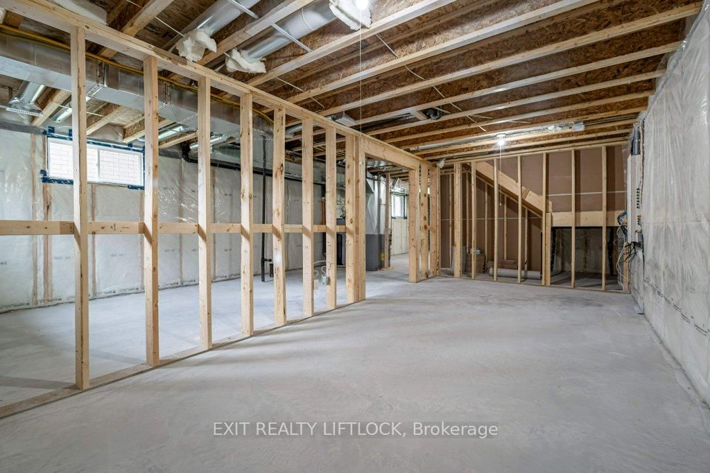 Detached House for sale at 238 O'Neil Street, Peterborough, Ontario, K9K 0H1 - Monaghan Ward 2 - MLS: X12924374