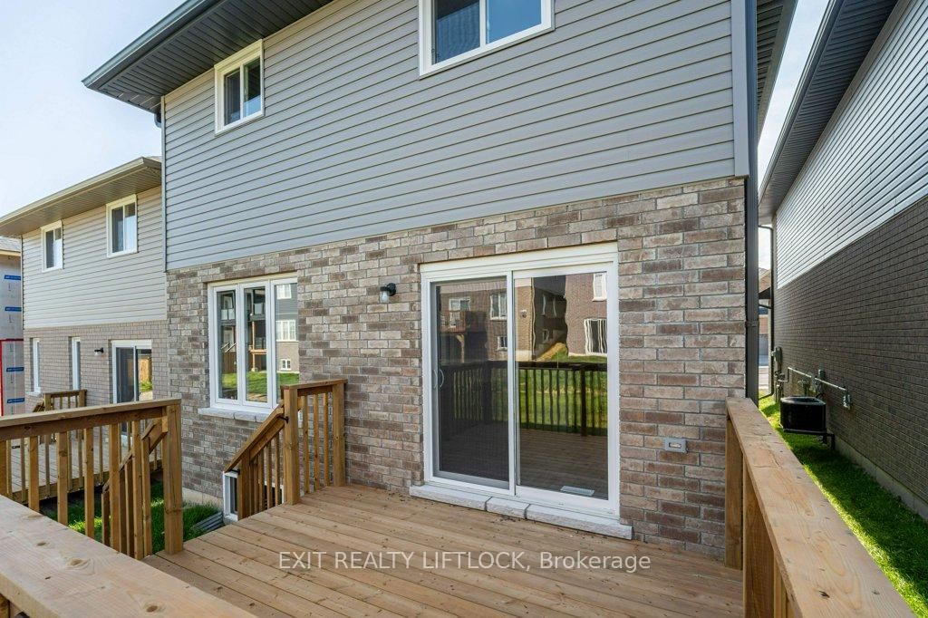Detached House for sale at 238 O'Neil Street, Peterborough, Ontario, K9K 0H1 - Monaghan Ward 2 - MLS: X12924374