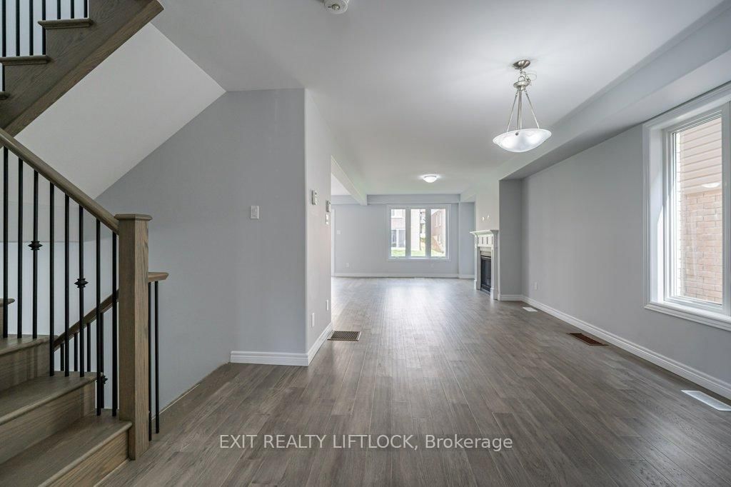 Detached House for sale at 238 O'Neil Street, Peterborough, Ontario, K9K 0H1 - Monaghan Ward 2 - MLS: X12924374