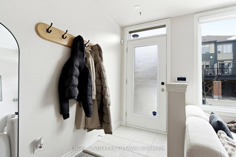 808 Kiniw Private, Ottawa, K1K 5A4 | Image 3