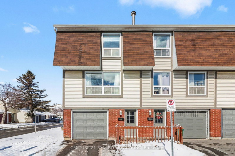 home for sale on 2004 Greenway Park Lane