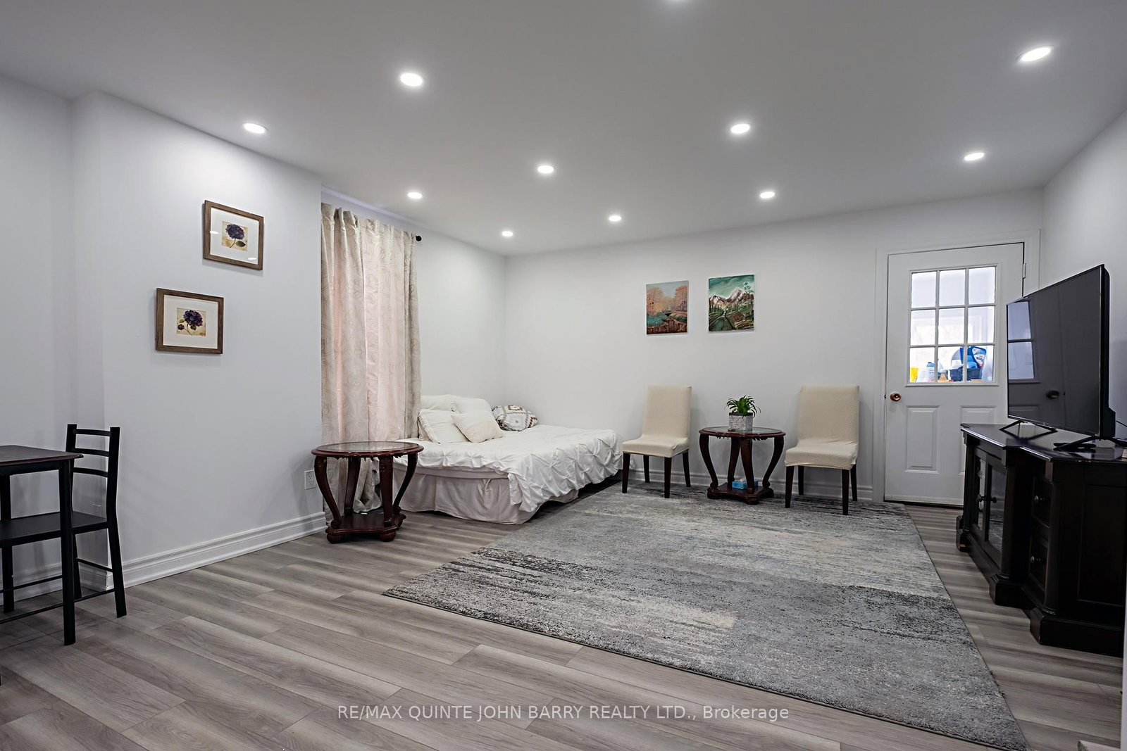 Detached House for sale at 115 Dufferin Avenue, Quinte West, Ontario, K8V 5E2 - Trenton Ward - MLS: X12924640