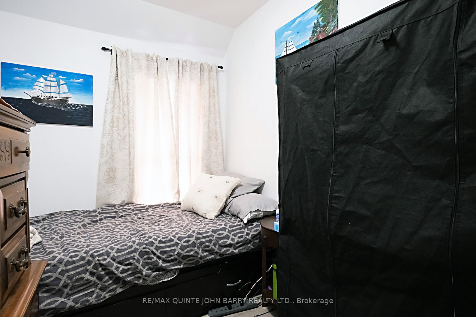 Detached House for sale at 115 Dufferin Avenue, Quinte West, Ontario, K8V 5E2 - Trenton Ward - MLS: X12924640