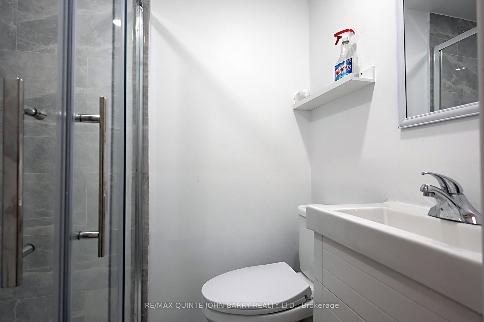 Detached House for sale at 115 Dufferin Avenue, Quinte West, Ontario, K8V 5E2 - Trenton Ward - MLS: X12924640