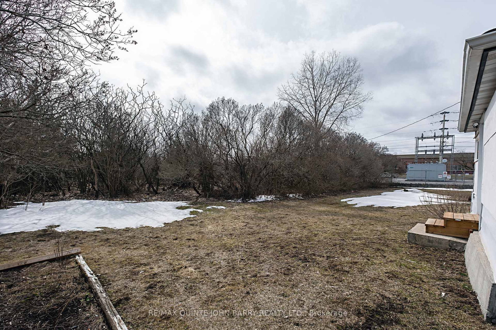 Detached House for sale at 115 Dufferin Avenue, Quinte West, Ontario, K8V 5E2 - Trenton Ward - MLS: X12924640