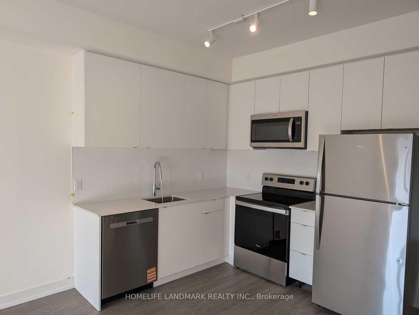 16 N Melbourbe Avenue, Unit 203B - Photo 7