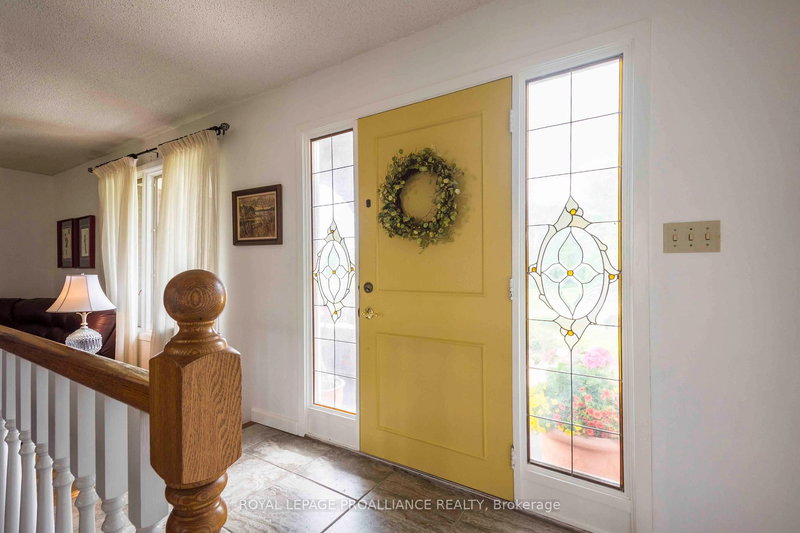 12 Montrose Rd, Quinte West, K8R 1A3 | Image 2