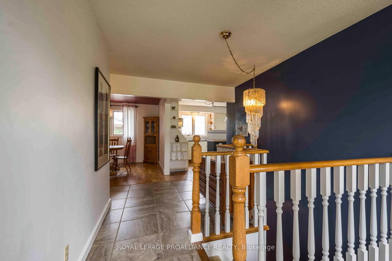 12 Montrose Rd, Quinte West, K8R 1A3 | Image 3