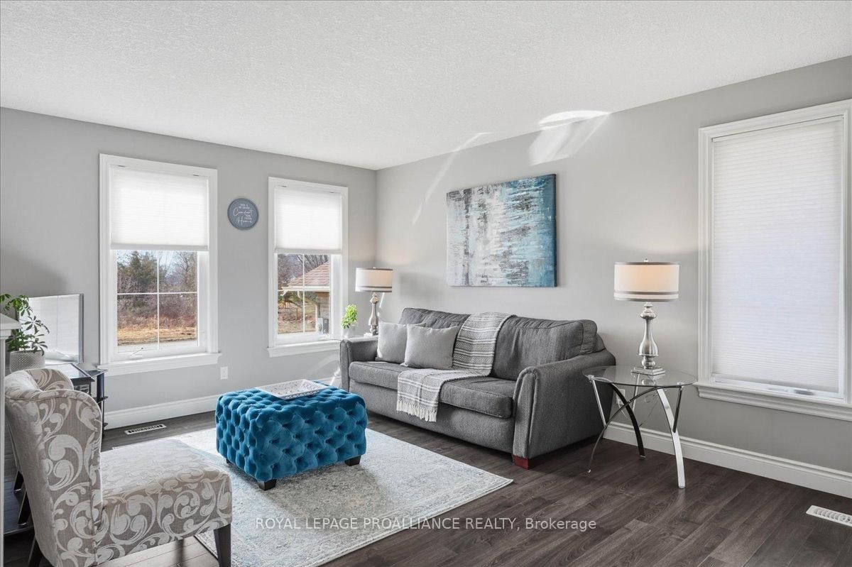 Detached House for sale at 153 Lester Road, Quinte West, Ontario, K8V 0C2 - Sidney Ward - MLS: X12925010