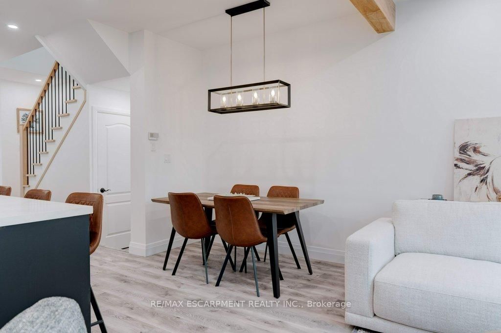 Townhouse for sale at 79 Browview Drive, Hamilton, Ontario, L8B 0R2 - Waterdown - MLS: X12925370