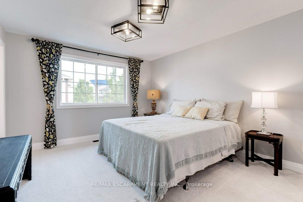 Townhouse for sale at 79 Browview Drive, Hamilton, Ontario, L8B 0R2 - Waterdown - MLS: X12925370