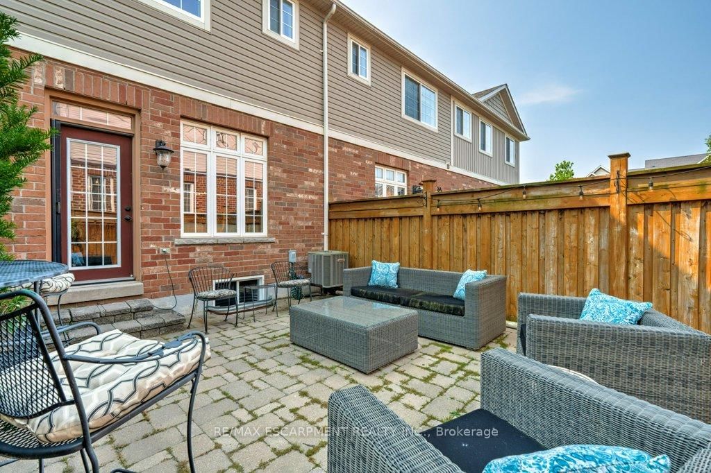 Townhouse for sale at 79 Browview Drive, Hamilton, Ontario, L8B 0R2 - Waterdown - MLS: X12925370