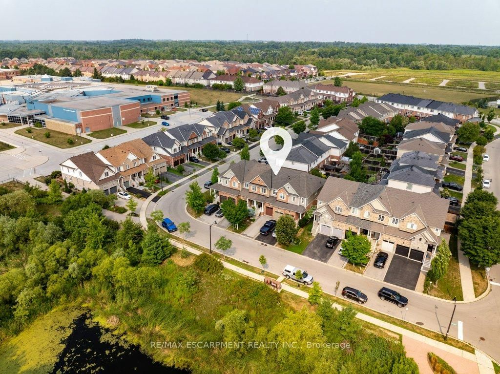 Townhouse for sale at 79 Browview Drive, Hamilton, Ontario, L8B 0R2 - Waterdown - MLS: X12925370