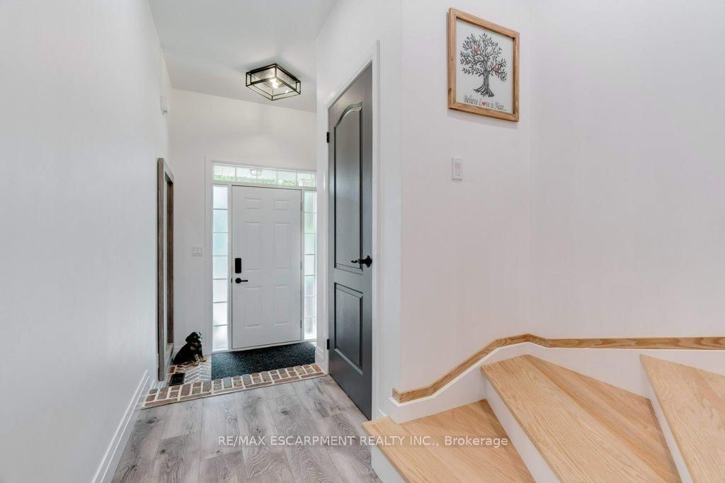 Townhouse for sale at 79 Browview Drive, Hamilton, Ontario, L8B 0R2 - Waterdown - MLS: X12925370