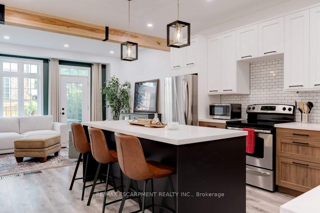 Townhouse for sale at 79 Browview Drive, Hamilton, Ontario, L8B 0R2 - Waterdown - MLS: X12925370