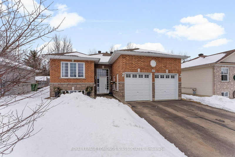 669 Fairview Ave S, Pembroke, K8A 8N4 | Image 3