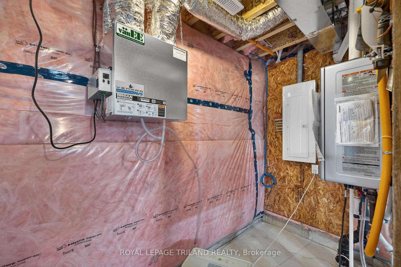 Detached House for sale at 28 Allister Drive, Middlesex Centre, Ontario, N0L 1R0 - Kilworth - MLS: X12925544