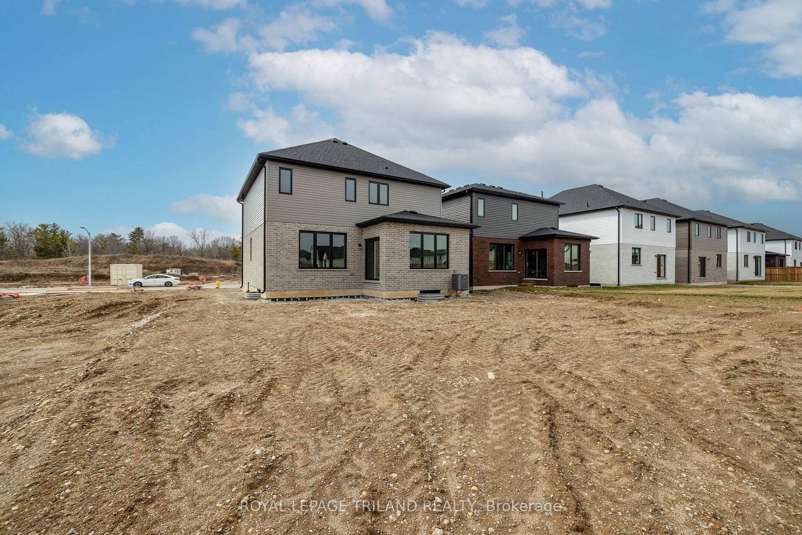 Detached House for sale at 28 Allister Drive, Middlesex Centre, Ontario, N0L 1R0 - Kilworth - MLS: X12925544