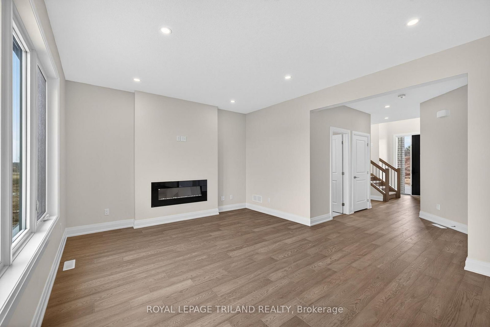 Detached House for sale at 28 Allister Drive, Middlesex Centre, Ontario, N0L 1R0 - Kilworth - MLS: X12925544