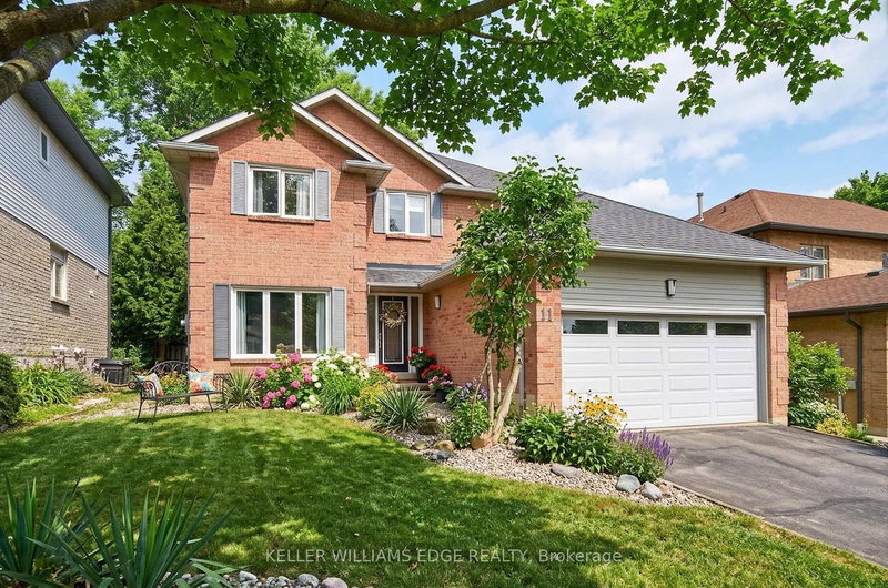 11 Giffin Rd, Hamilton, L9H 6S4 | Image 2