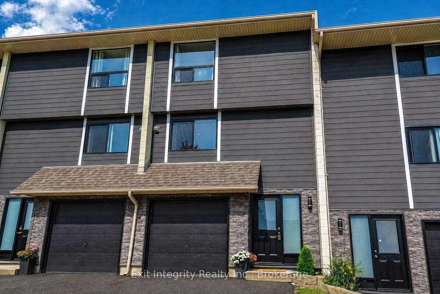 135 Chalmers Street S, Unit 18
