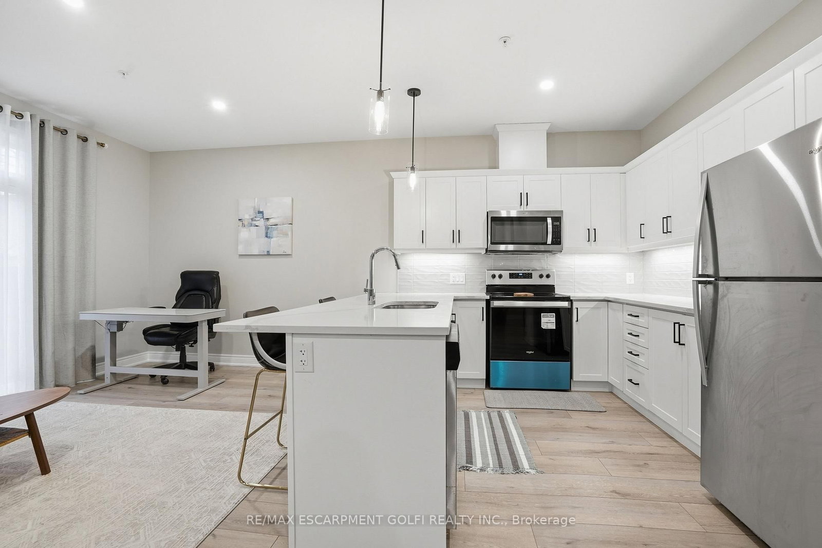 Detached House for sale at 121 Moffatt Street, St. Catharines, Ontario, L2P 2L7 - Oakdale - MLS: X12925814