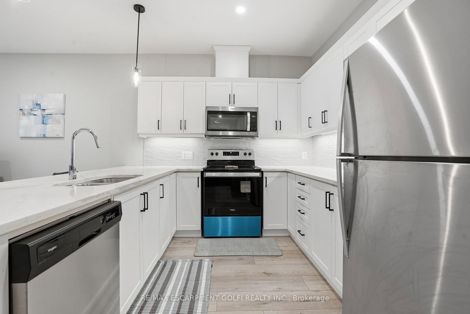 Detached House for sale at 121 Moffatt Street, St. Catharines, Ontario, L2P 2L7 - Oakdale - MLS: X12925814