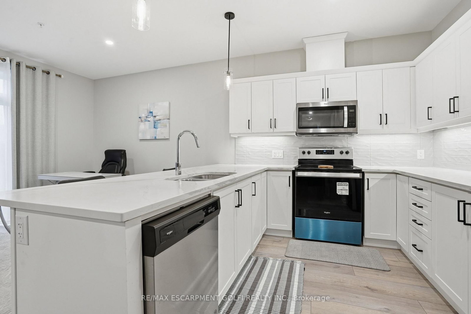 Detached House for sale at 121 Moffatt Street, St. Catharines, Ontario, L2P 2L7 - Oakdale - MLS: X12925814