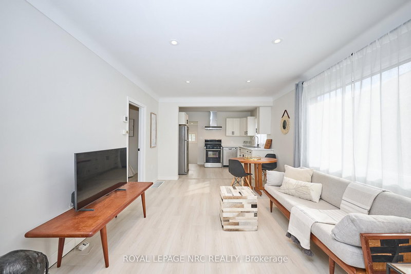 10 Fairburn Ave, St. Catharines, L2T 1B2 | Image 3