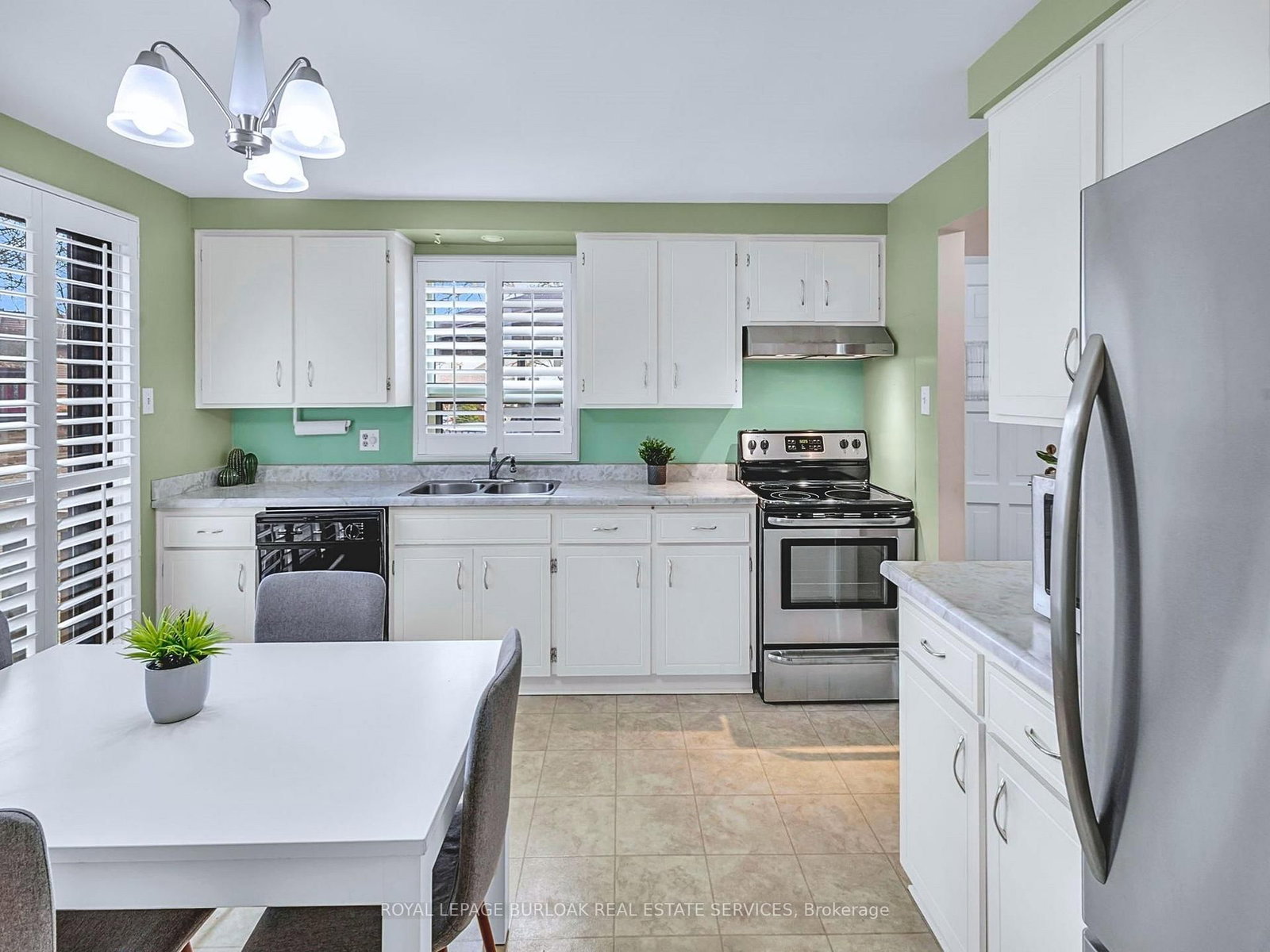 28 Underhill Crescent, Unit 3 - Photo 8