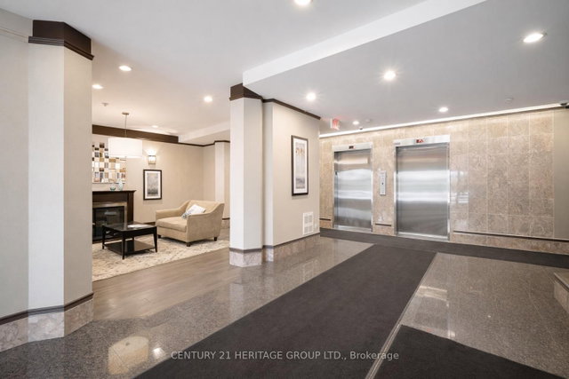 102 - 67 Caroline Street S