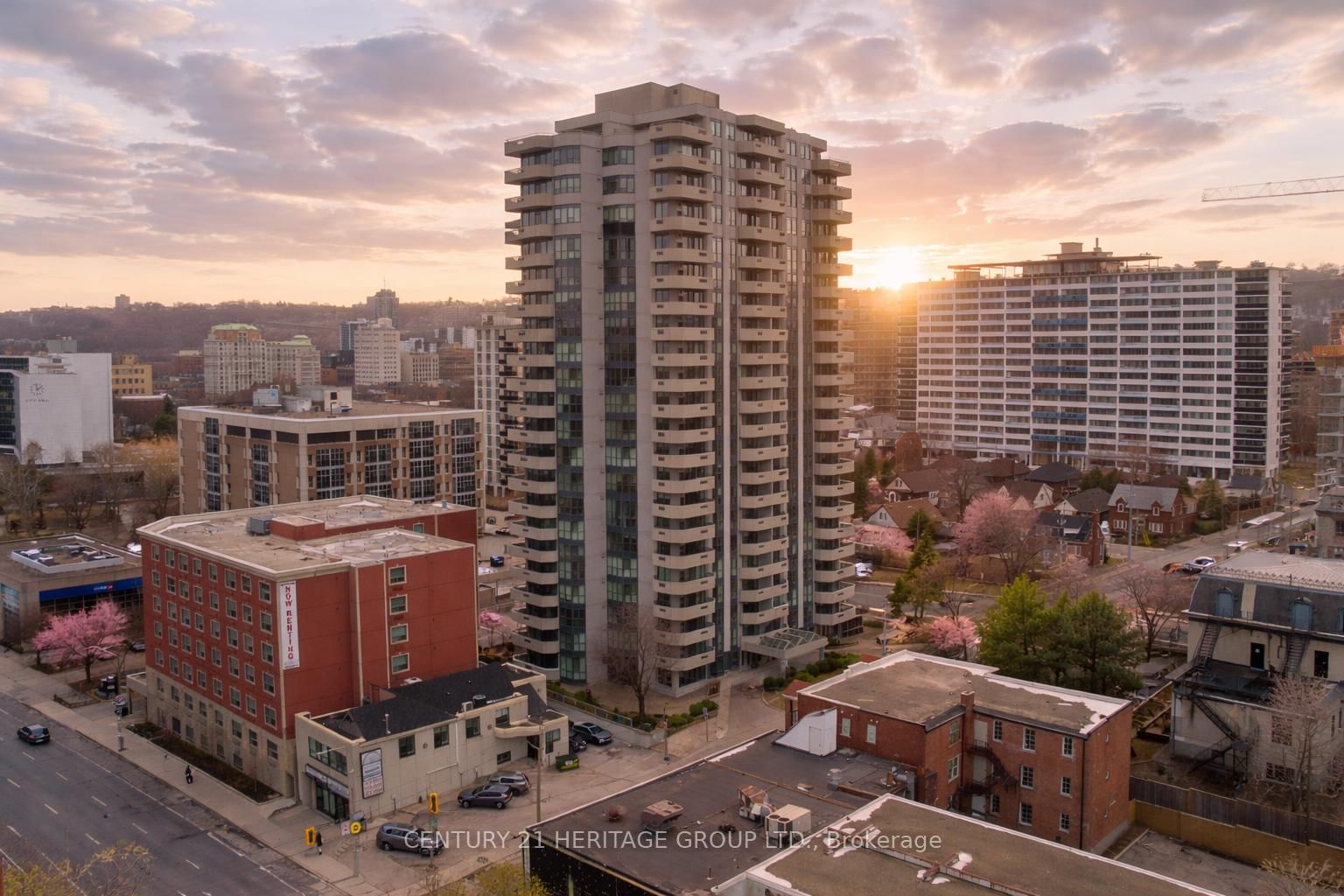Condo for sale at 102-67 Caroline Street, Hamilton, Ontario, L8P 3K6 - Durand - MLS: X12926110